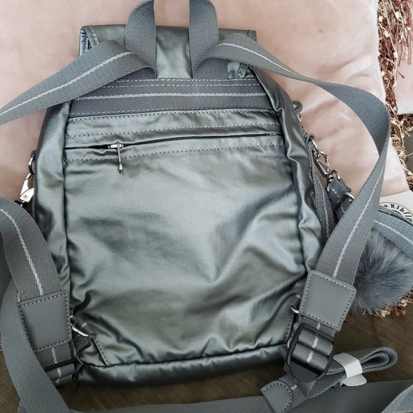 kipling live light backpack